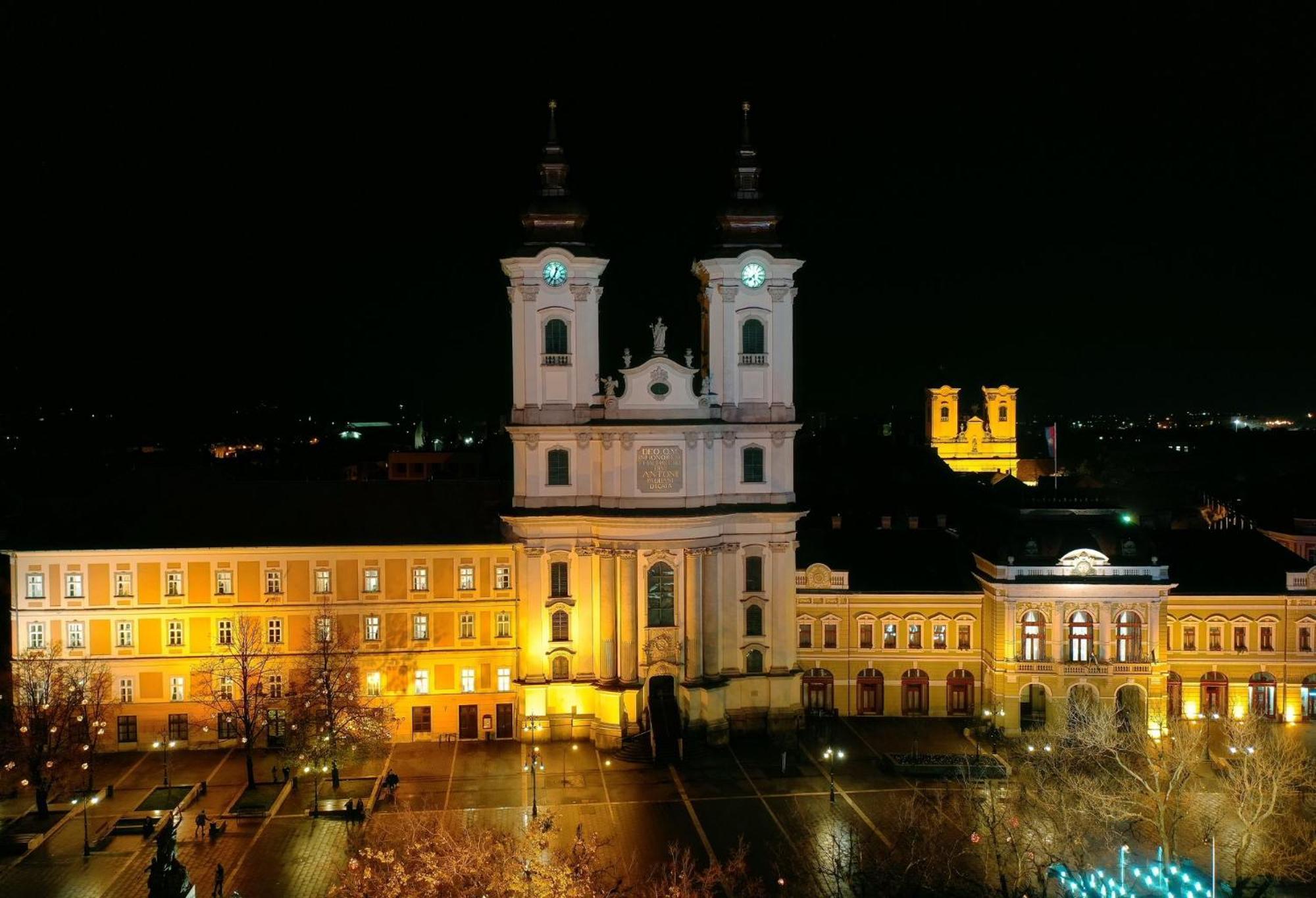 Eger Tower View Apartment ภายนอก รูปภาพ