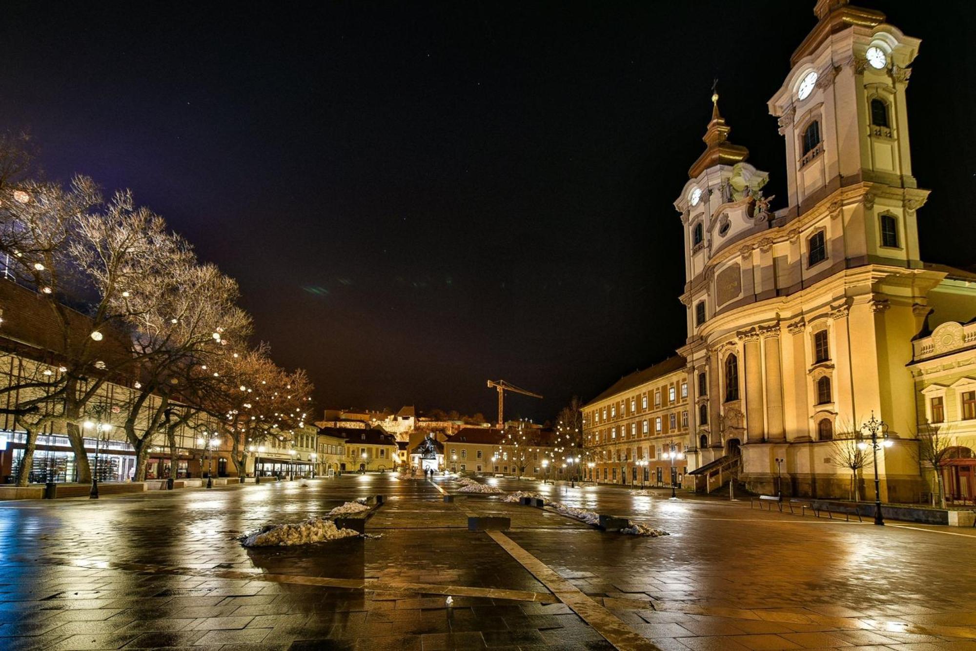 Eger Tower View Apartment ภายนอก รูปภาพ