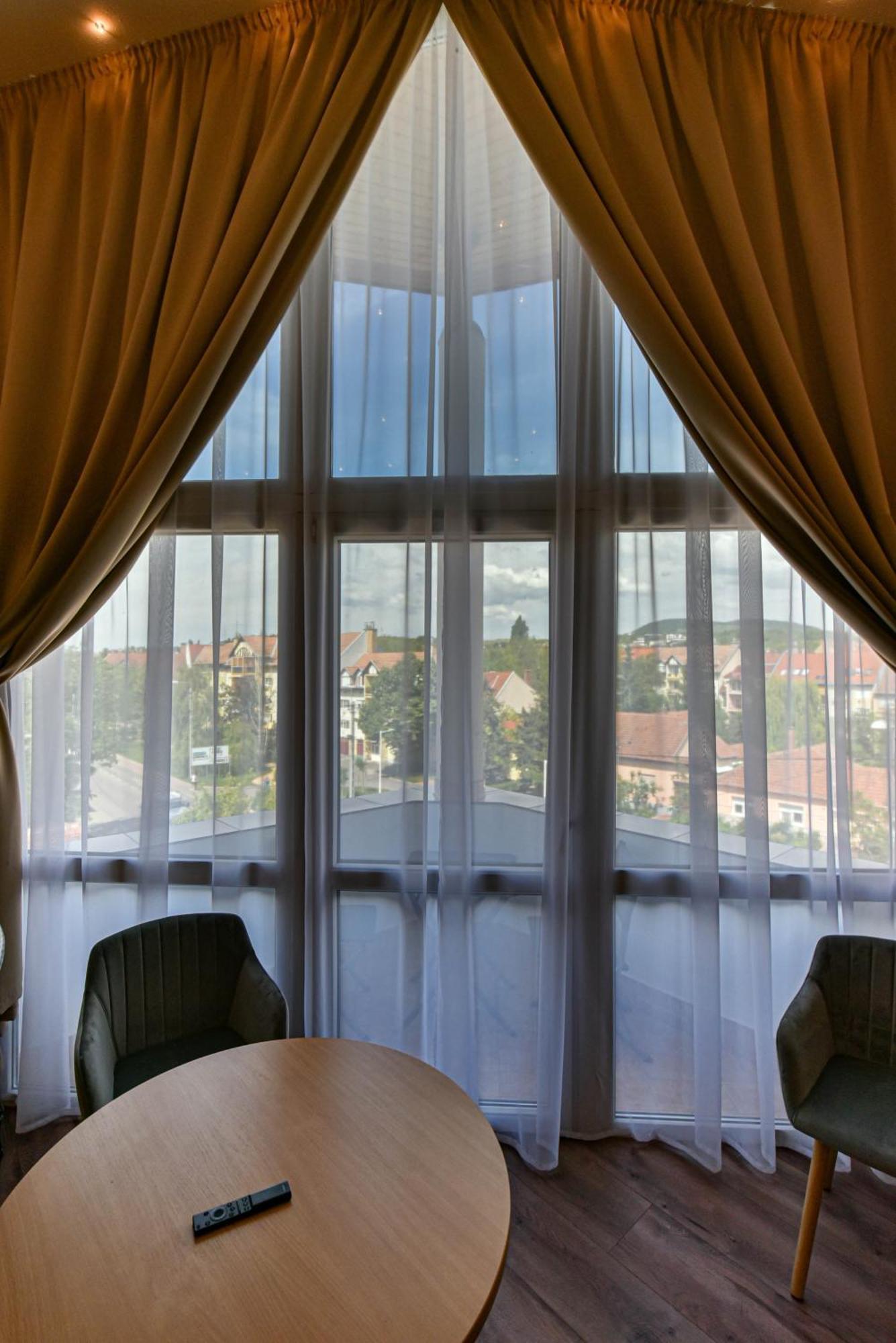 Eger Tower View Apartment ภายนอก รูปภาพ